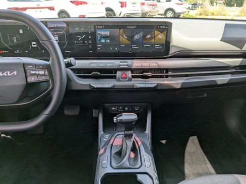 Certified 2025 Kia K4 GT-Line Turbo FWD image 15