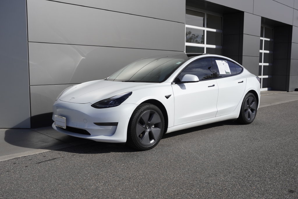 Used 2022 Tesla Model 3 Long Range AWD/4WD image 3