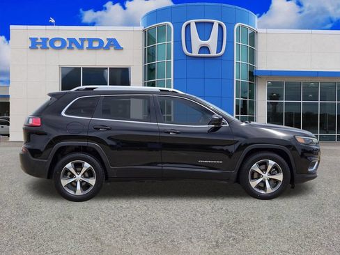Used 2019 Jeep Cherokee Limited FWD image 2