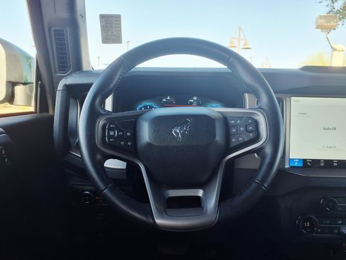 Used 2025 Ford Bronco Outer Banks image 19