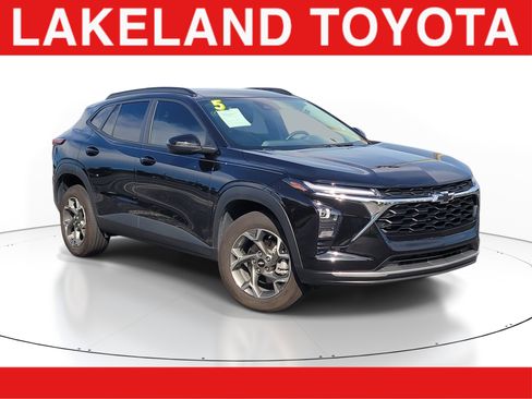 Used 2025 Chevrolet Trax LT w/ Driver Confidence Package FWD image 1