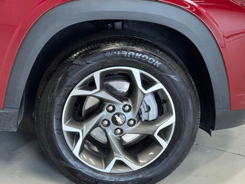 Used 2025 Chevrolet Trax LT w/ LT Convenience Package image 23