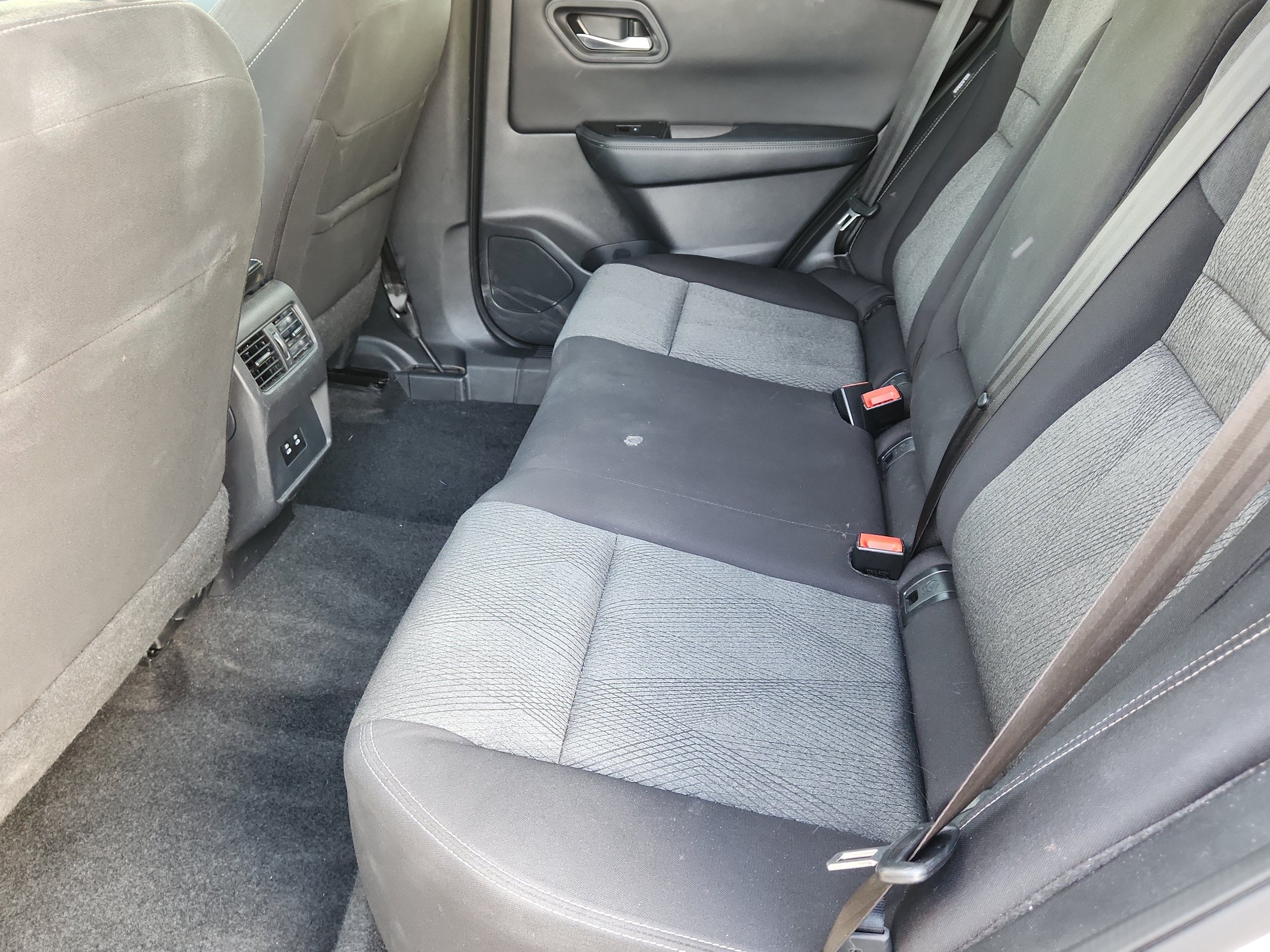 Used 2025 Nissan Rogue SV FWD image 10