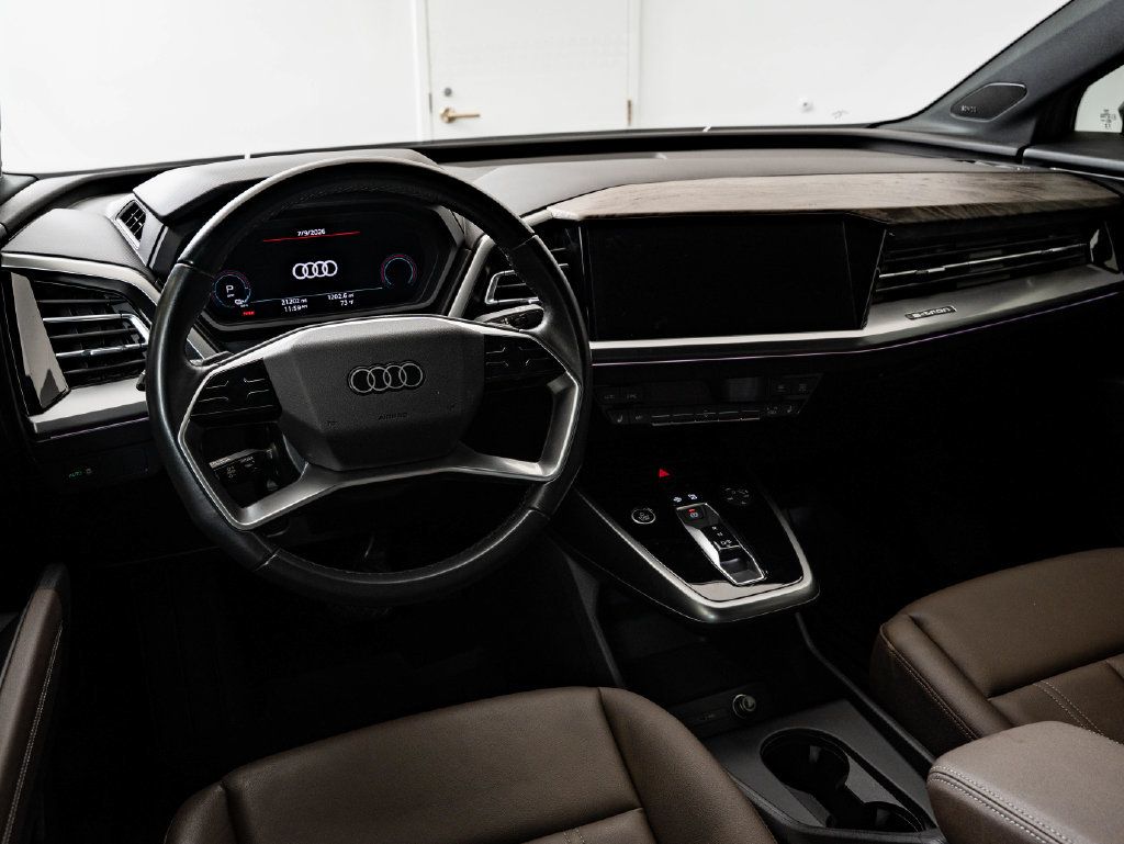 Used 2023 Audi Q4 e-tron Premium Plus w/ Premium Plus RWD image 4
