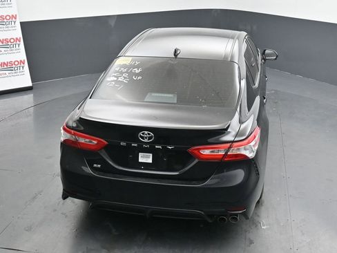 Used 2020 Toyota Camry SE image 16