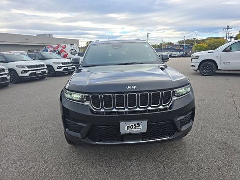 New 2025 Jeep Grand Cherokee 4WD image 2