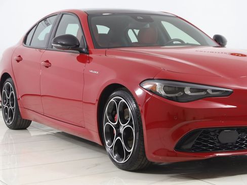 Used 2024 Alfa Romeo Giulia Veloce image 48