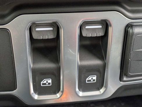 Used 2026 Jeep Wrangler Sport AWD/4WD image 25