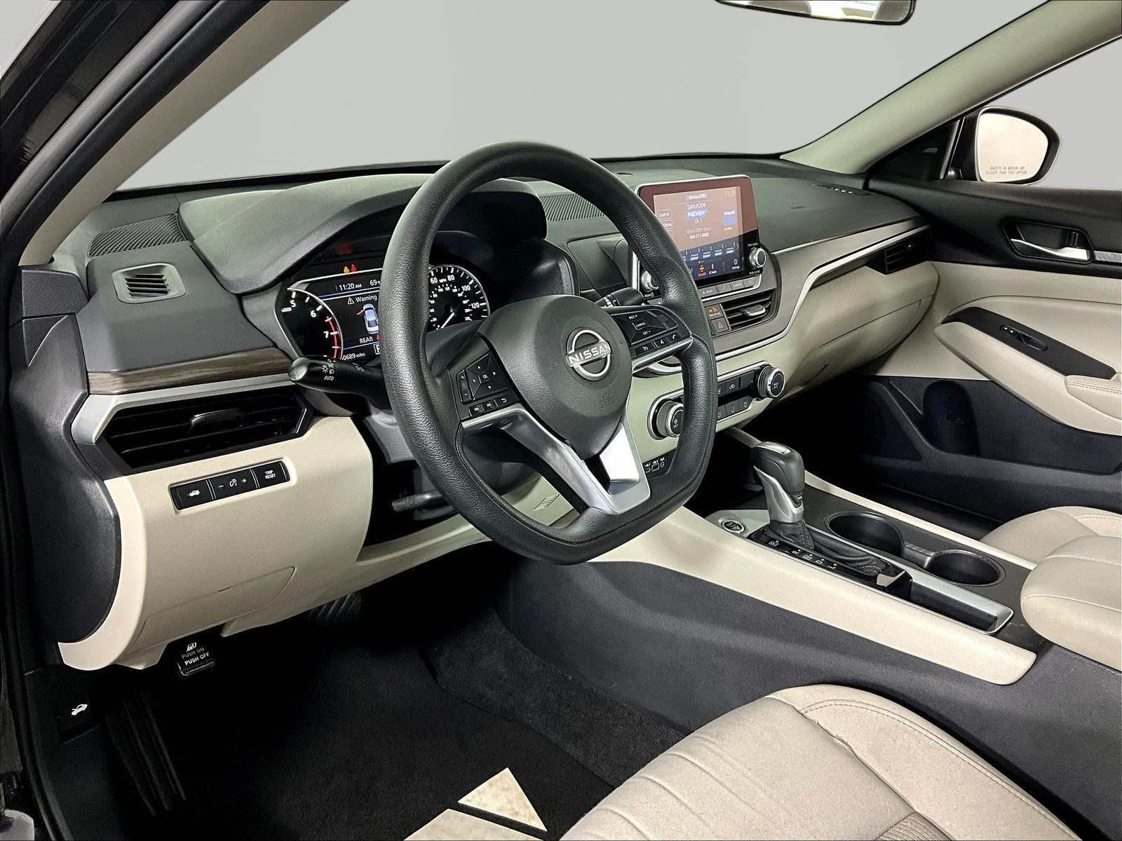 Certified 2025 Nissan Altima 2.5 SV FWD image 17