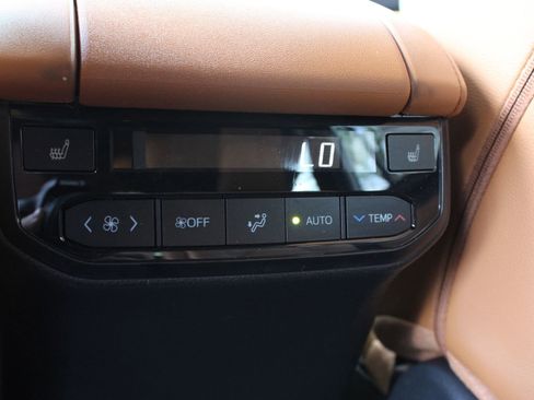 New 2026 Toyota Highlander Platinum AWD/4WD image 25