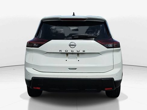 Used 2024 Nissan Rogue S FWD image 7