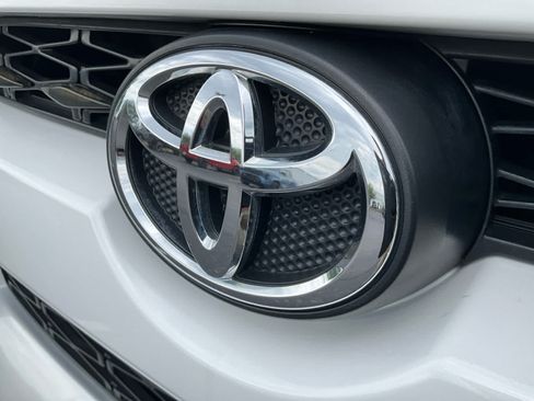 Used 2019 Toyota 4Runner TRD Off-Road Premium AWD/4WD image 16