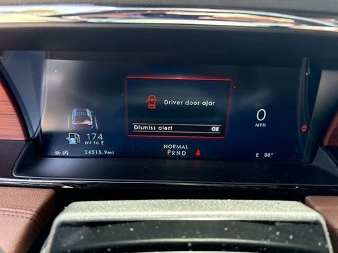 Used 2022 Lincoln Navigator Reserve AWD/4WD image 9