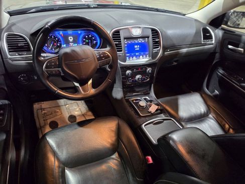 Used 2016 Chrysler 300 Limited AWD/4WD image 32