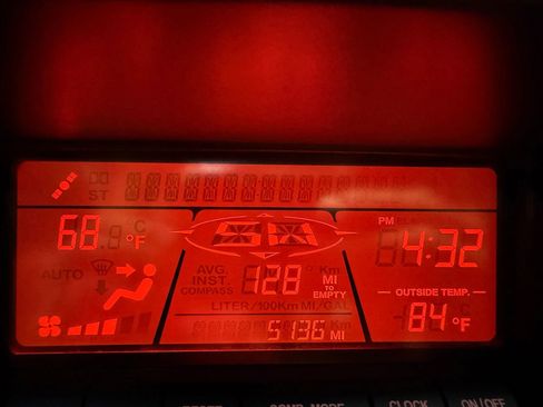 Used 2002 Isuzu Axiom XS RWD image 39