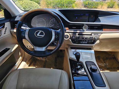 Used 2013 Lexus ES 350 w/ Premium Pkg FWD image 21
