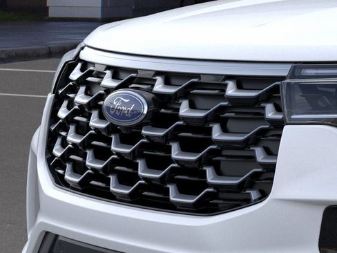 New 2026 Ford Explorer Platinum image 17