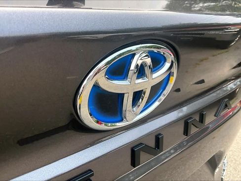 Certified 2023 Toyota Sienna XLE AWD/4WD image 30
