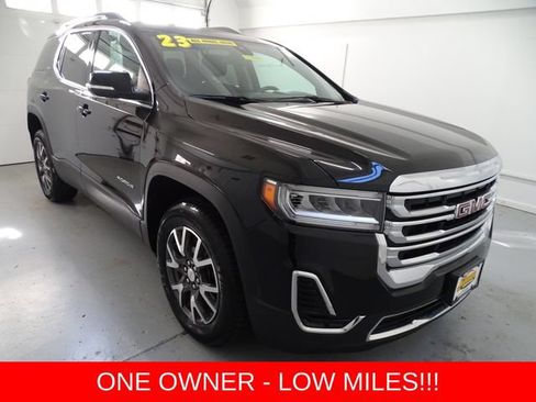 Certified 2023 GMC Acadia SLE w/ Driver Convenience Package AWD/4WD image 1
