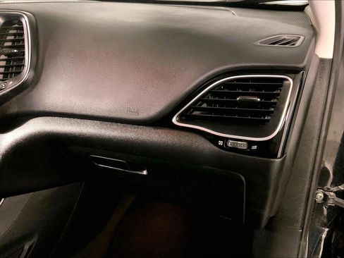 Used 2023 Jeep Cherokee Altitude Lux image 16