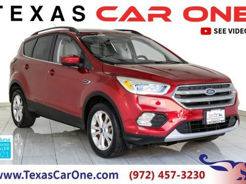 Used 2017 Ford Escape SE w/ Equipment Group 201A AWD/4WD image 1