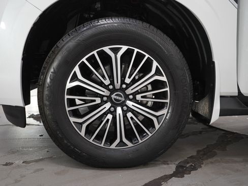 Used 2025 Nissan Armada Platinum AWD/4WD image 32