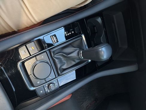 Used 2024 MAZDA MAZDA3 s image 8