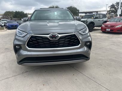 New 2026 Toyota Highlander Platinum