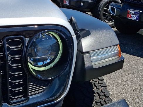 Used 2024 Jeep Wrangler Unlimited AWD/4WD image 8