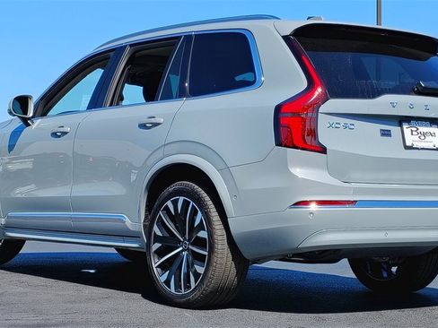New 2026 Volvo XC90 B6 Plus w/ Protection Package image 4