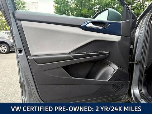 Certified 2022 Volkswagen Taos SE FWD image 20