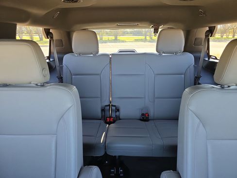 Used 2021 Chevrolet Tahoe Z71 w/ Z71 Off-Road Package image 22