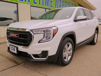 Used 2024 GMC Terrain SLE image 1