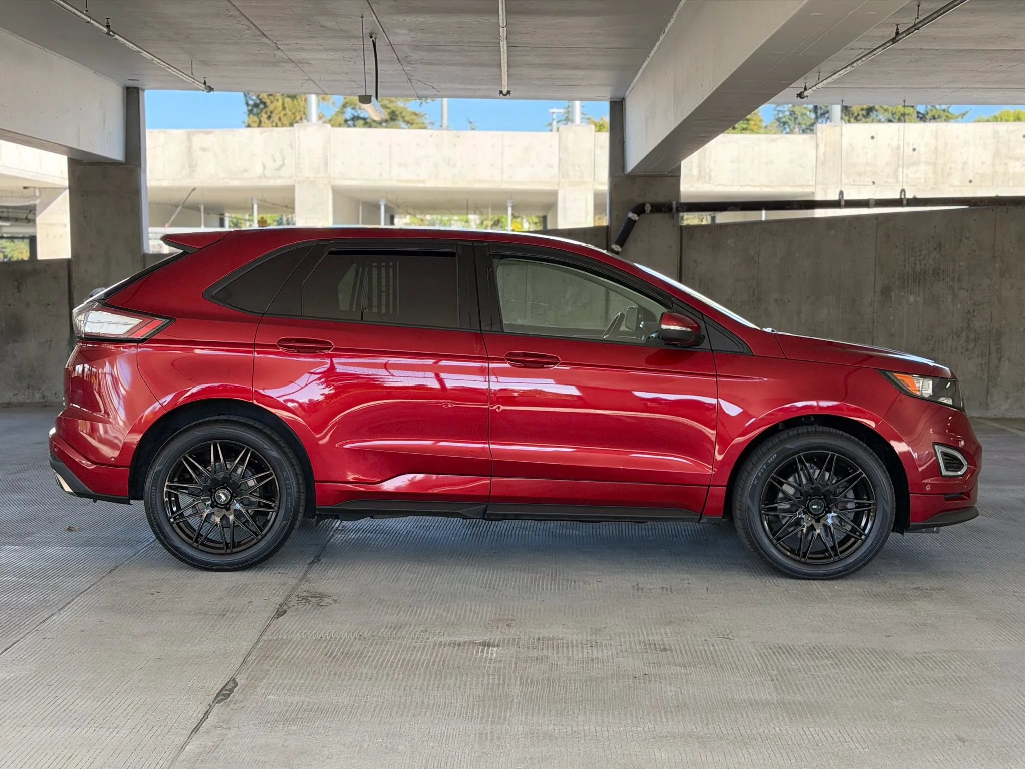 Used 2018 Ford Edge Sport w/ Equipment Group 401A AWD/4WD image 4