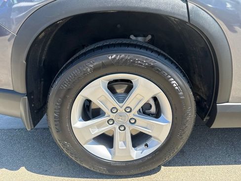Used 2024 Honda Pilot LX image 10