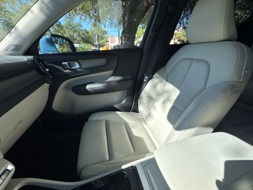 Used 2024 Volvo XC40 B5 Plus w/ Climate Package AWD/4WD image 25