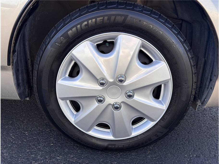 Used 2006 Toyota Corolla CE FWD image 16