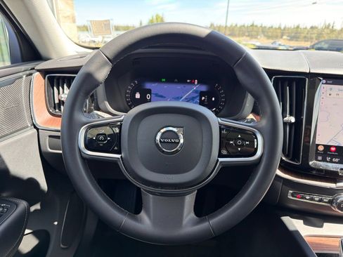 Used 2023 Volvo XC60 B5 Ultimate w/ Climate Package AWD/4WD image 11