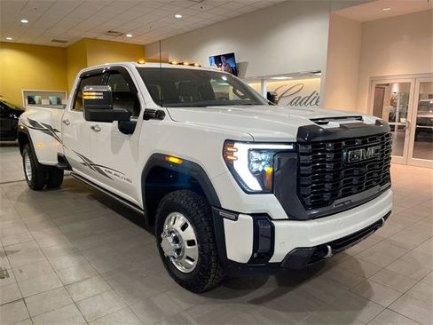 Used 2024 GMC Sierra 3500 Denali Ultimate image 7