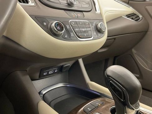 Used 2024 Chevrolet Malibu LT image 26