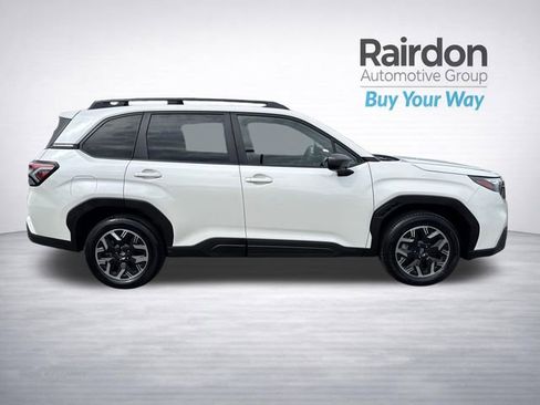 Used 2025 Subaru Forester Premium AWD/4WD image 9
