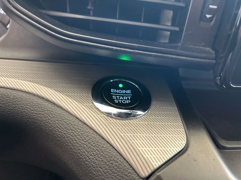 Used 2020 Ford Explorer XLT image 48