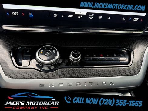 Used 2025 Ford Expedition Platinum w/ Stealth Appearance Package image 36