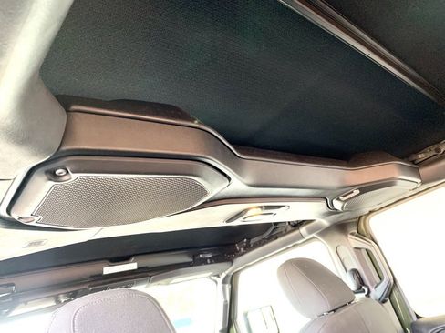 Used 2020 Jeep Wrangler Unlimited Sahara image 14