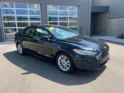 Used 2020 Ford Fusion SE FWD image 3