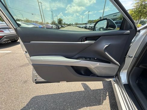 Used 2024 Toyota Camry XLE FWD image 11