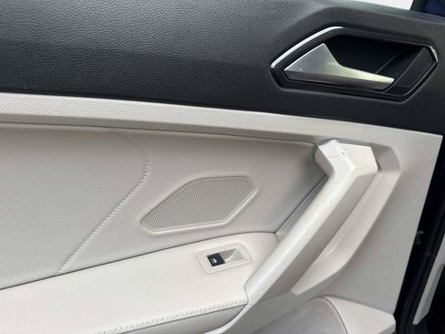 Certified 2022 Volkswagen Tiguan SE image 12