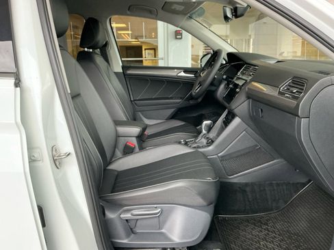 Used 2022 Volkswagen Tiguan SE image 30