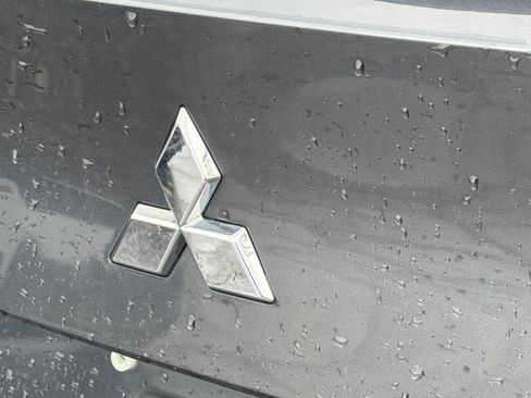Used 2024 Mitsubishi Outlander SE FWD image 13
