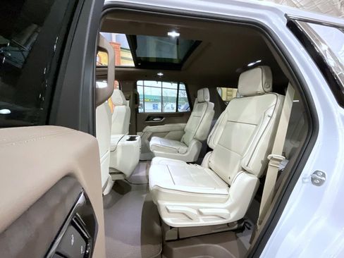 New 2026 GMC Yukon Denali w/ Sun & Power Step Package image 19